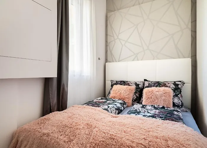 Luxury With Free Garage And Balcony In The Center * Budapest