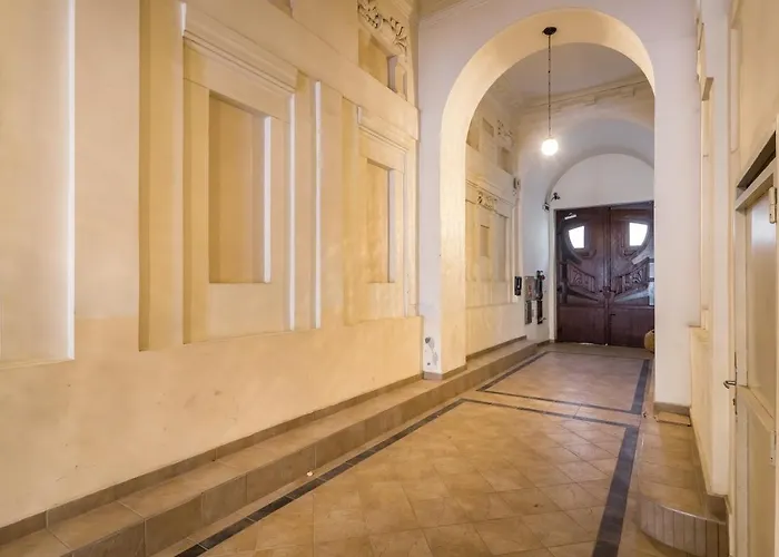Apartment Luxury With Free Garage And Balcony In The Center Budapest