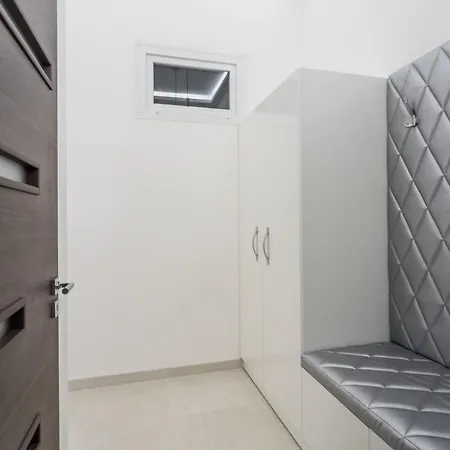 Luxury With Free Garage And Balcony In The Center Budapest