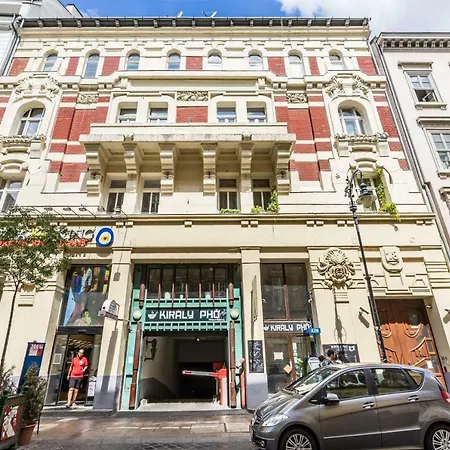 Luxury With Free Garage And Balcony In The Center アパート *