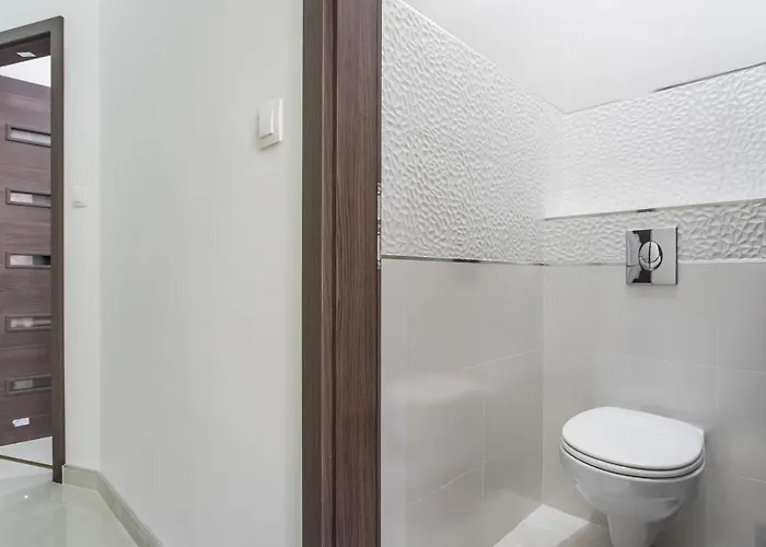Luxury With Free Garage And Balcony In The Center *