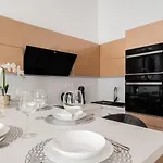 Luxury With Free Garage And Balcony In The Center Апартаменты Будапешт