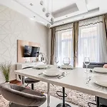 Апартаменты Luxury With Free Garage And Balcony In The Center