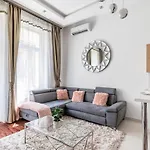Апартаменты Luxury With Free Garage And Balcony In The Center