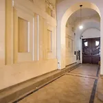 Апартаменты Luxury With Free Garage And Balcony In The Center Будапешт